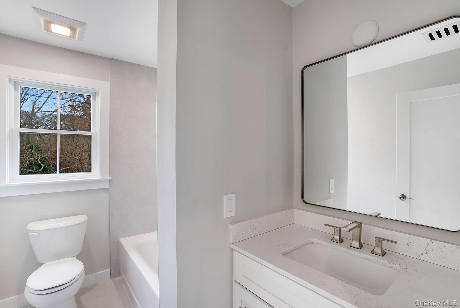 9 Fanning Avenue, Hampton Bays, NY 11946