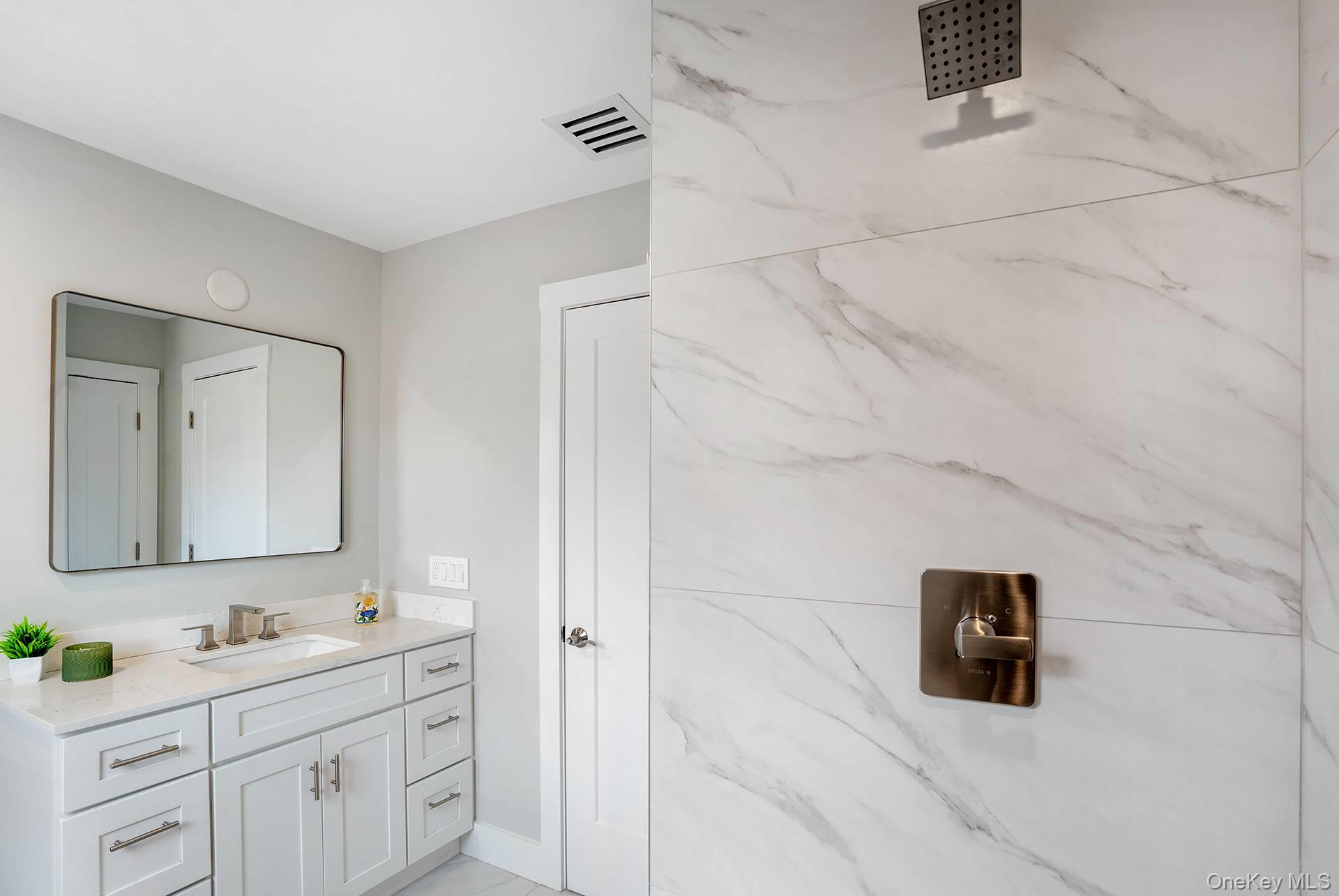 9 Fanning Avenue, Hampton Bays, NY 11946