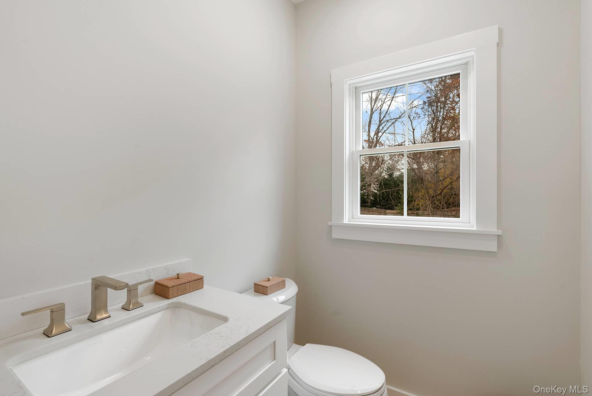 9 Fanning Avenue, Hampton Bays, NY 11946