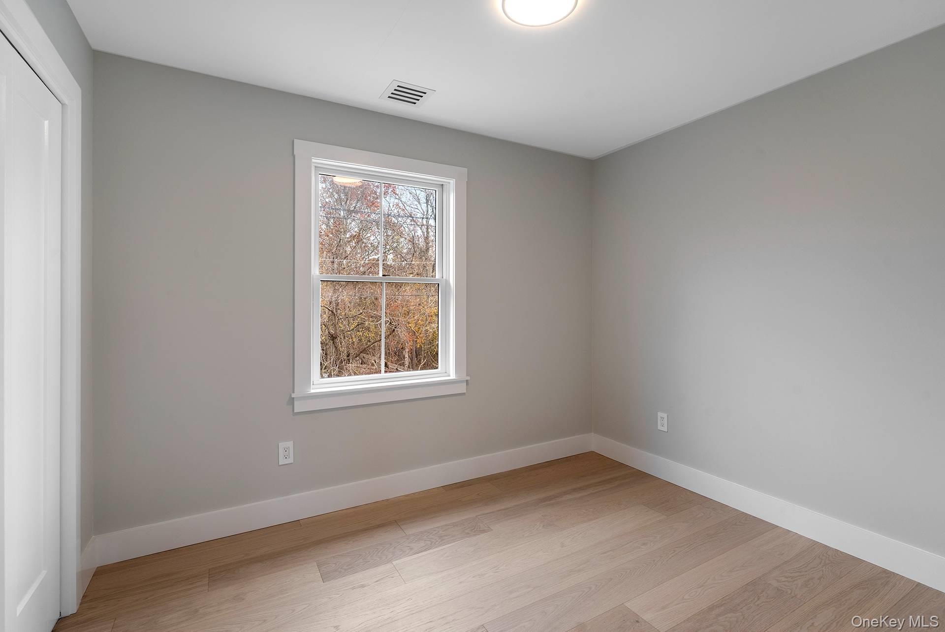 9 Fanning Avenue, Hampton Bays, NY 11946