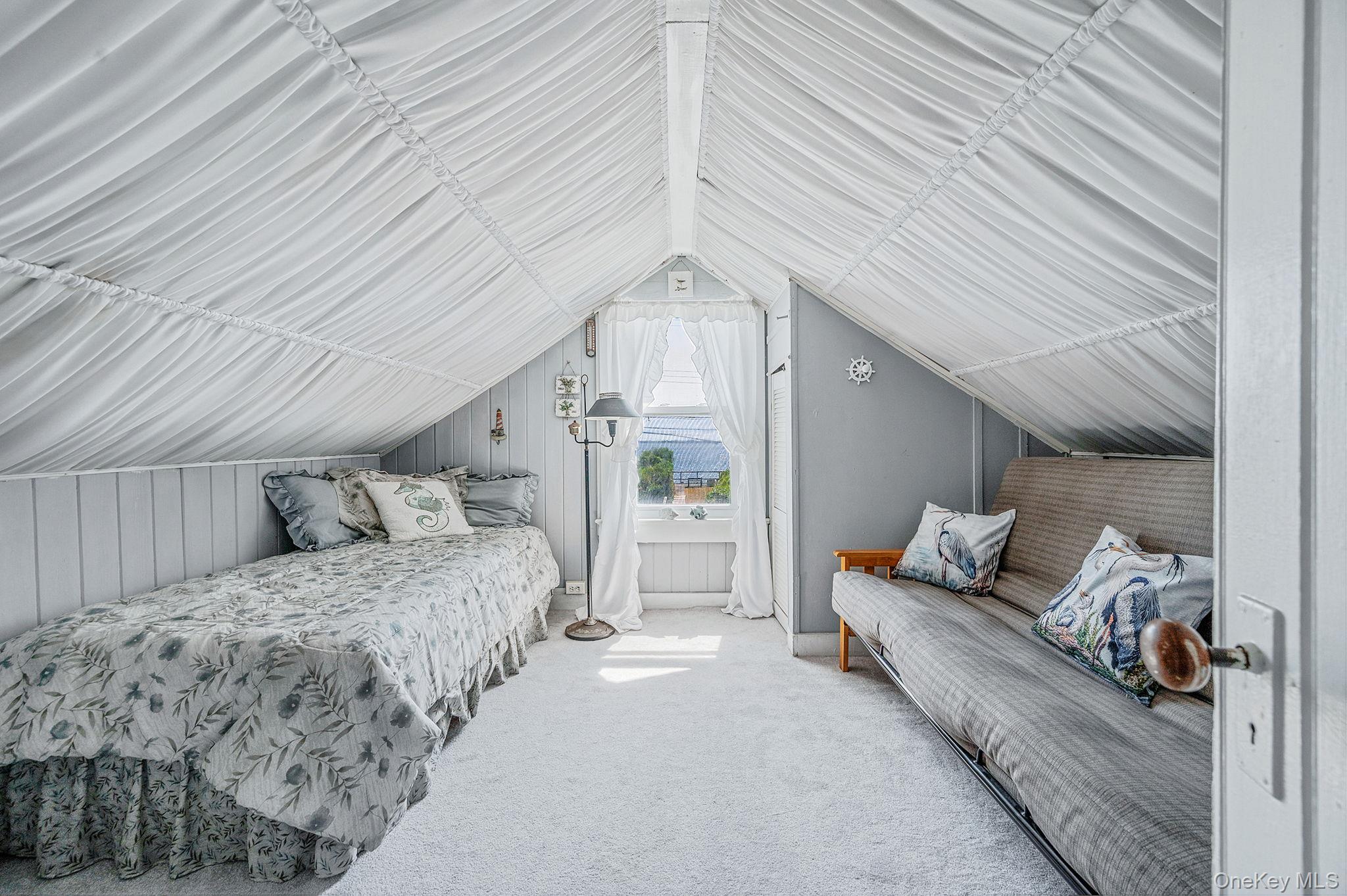 5 Oak Beach Road, Oak Beach, NY 11702