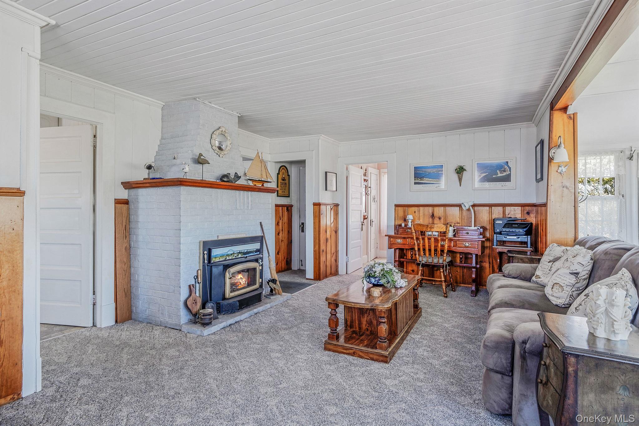 5 Oak Beach Road, Oak Beach, NY 11702