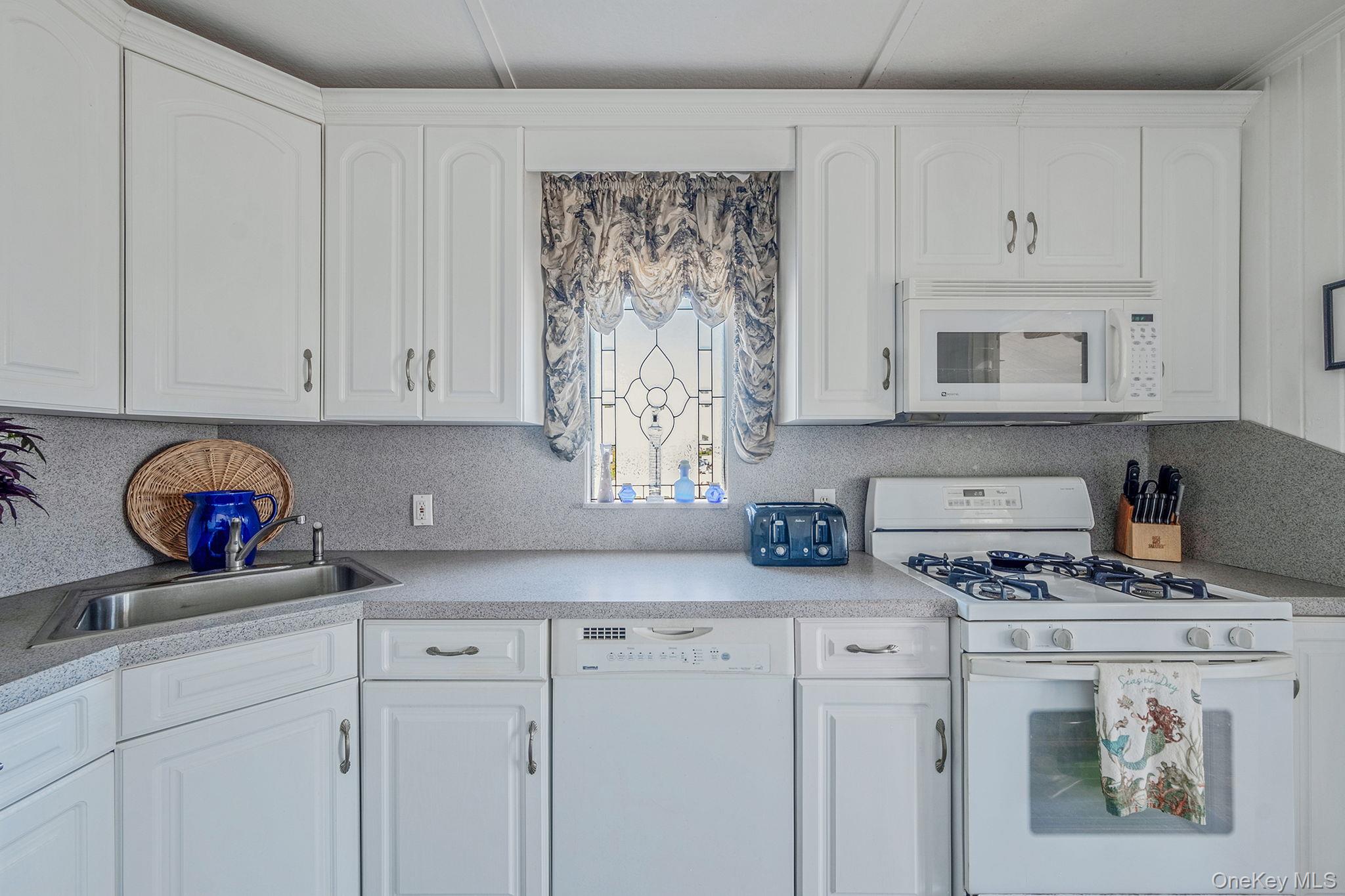 5 Oak Beach Road, Oak Beach, NY 11702