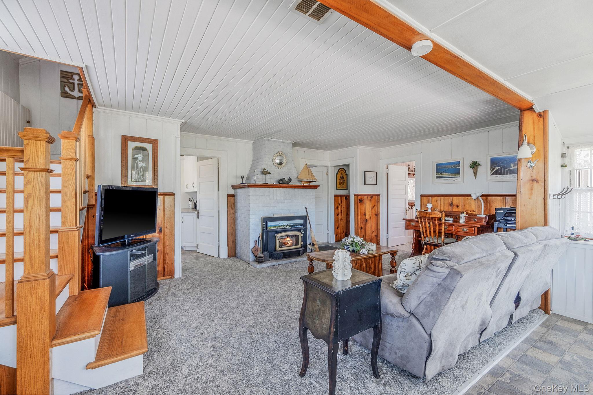 5 Oak Beach Road, Oak Beach, NY 11702