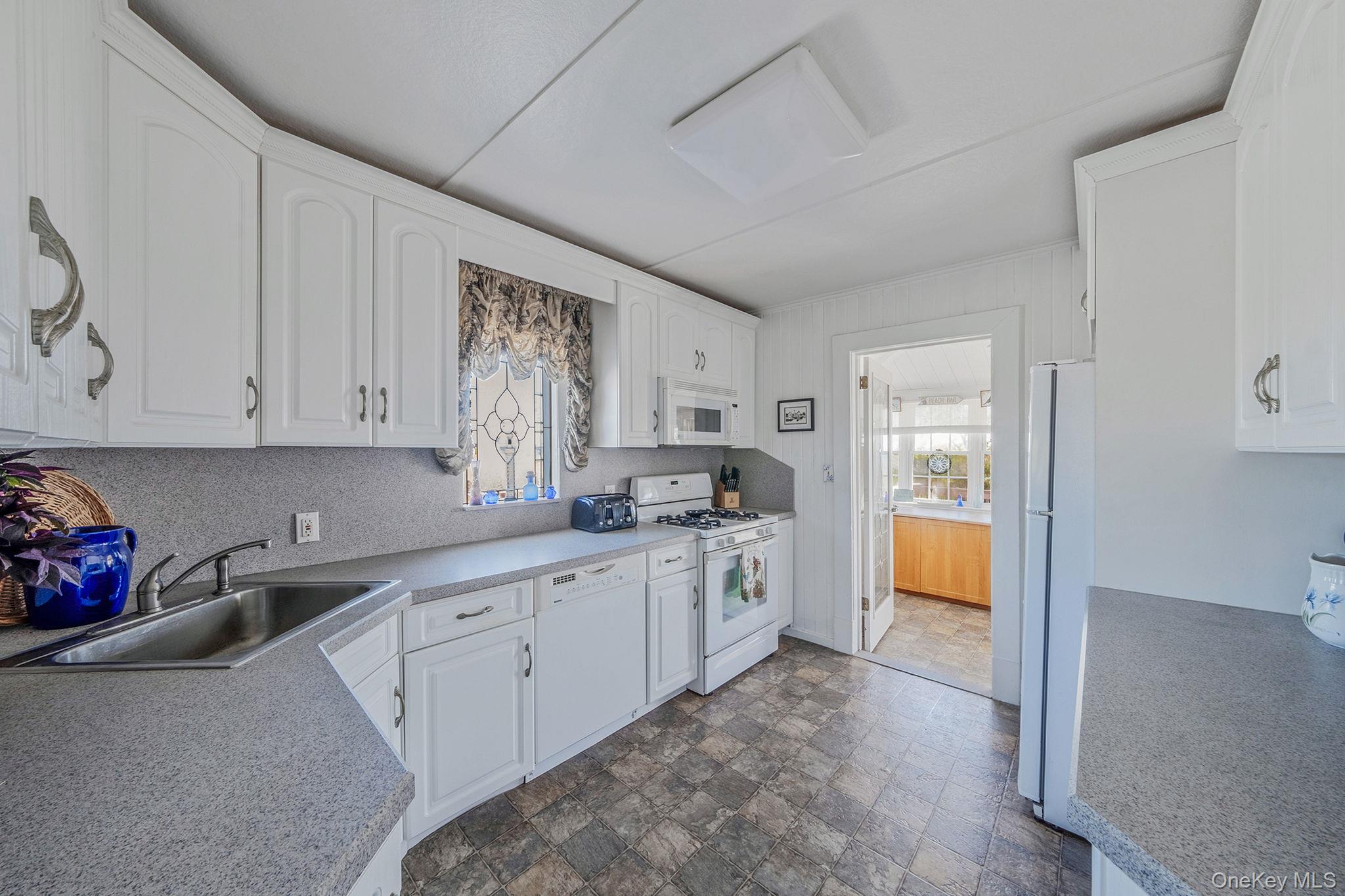 5 Oak Beach Road, Oak Beach, NY 11702