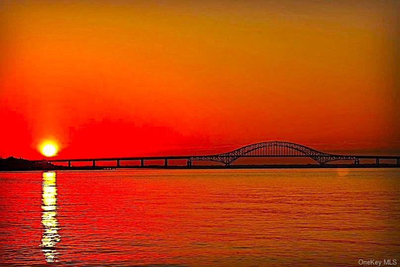 5 Oak Beach Road, Oak Beach, NY 11702