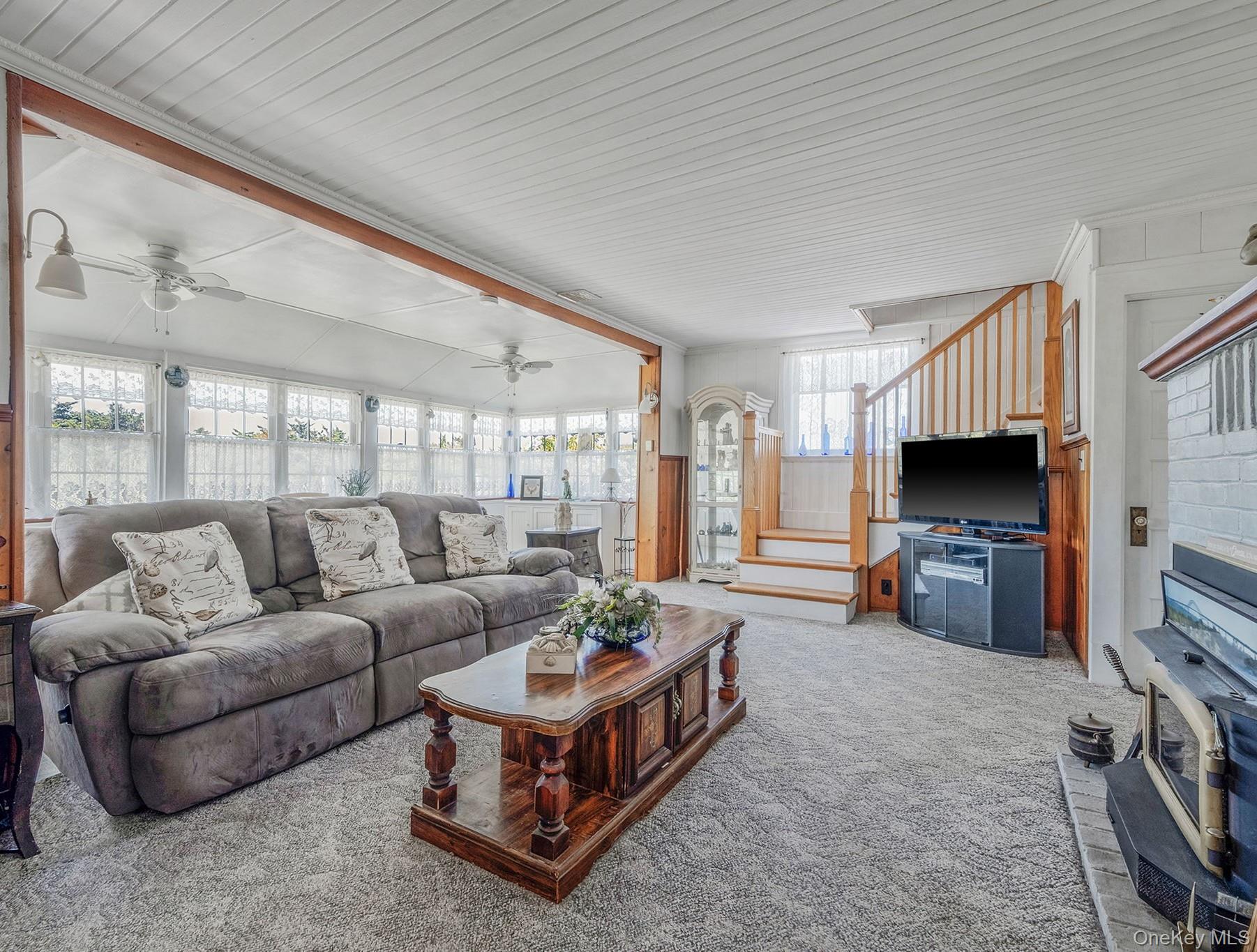 5 Oak Beach Road, Oak Beach, NY 11702