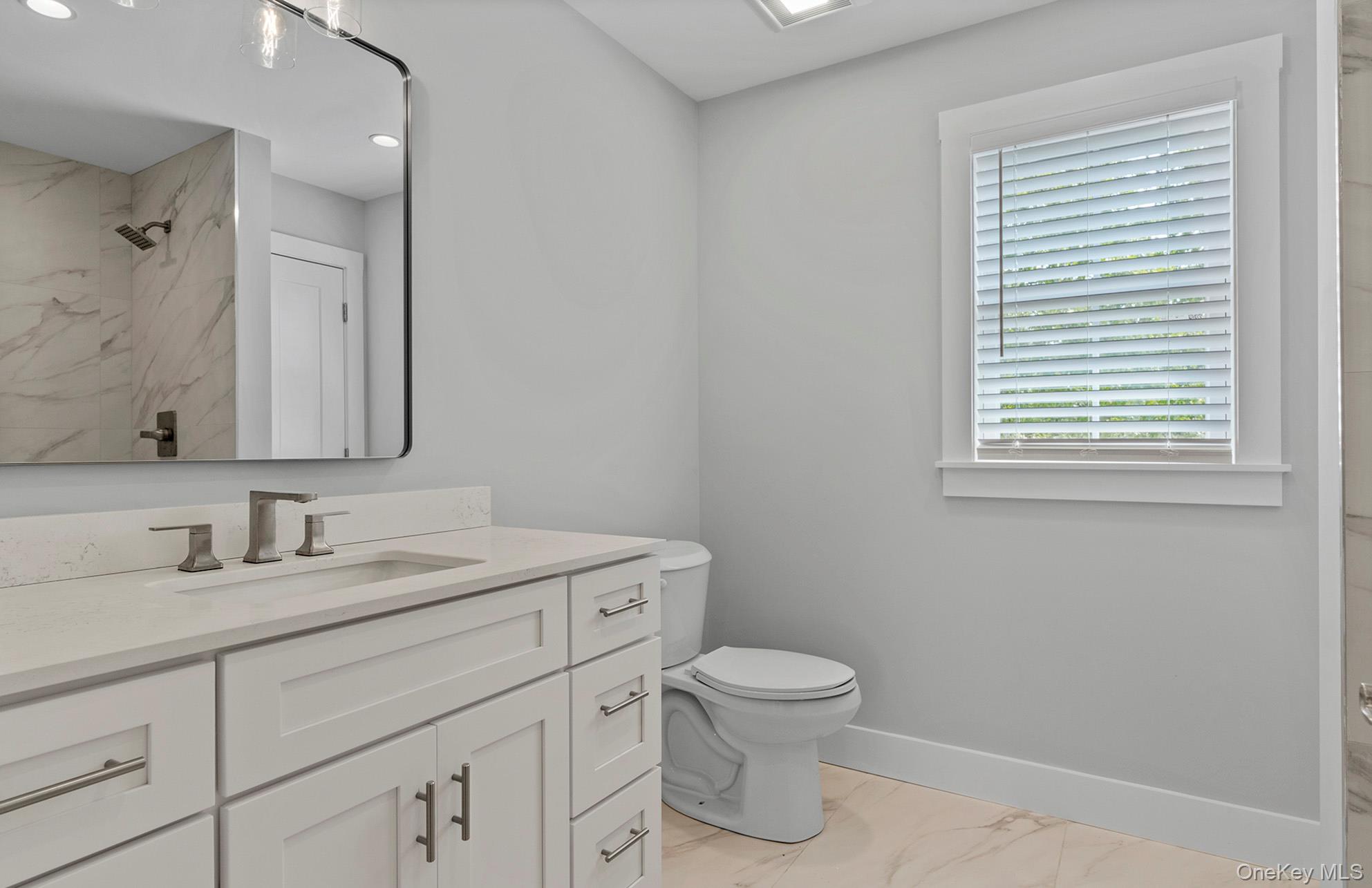 7 Fanning Avenue, Hampton Bays, NY 11946