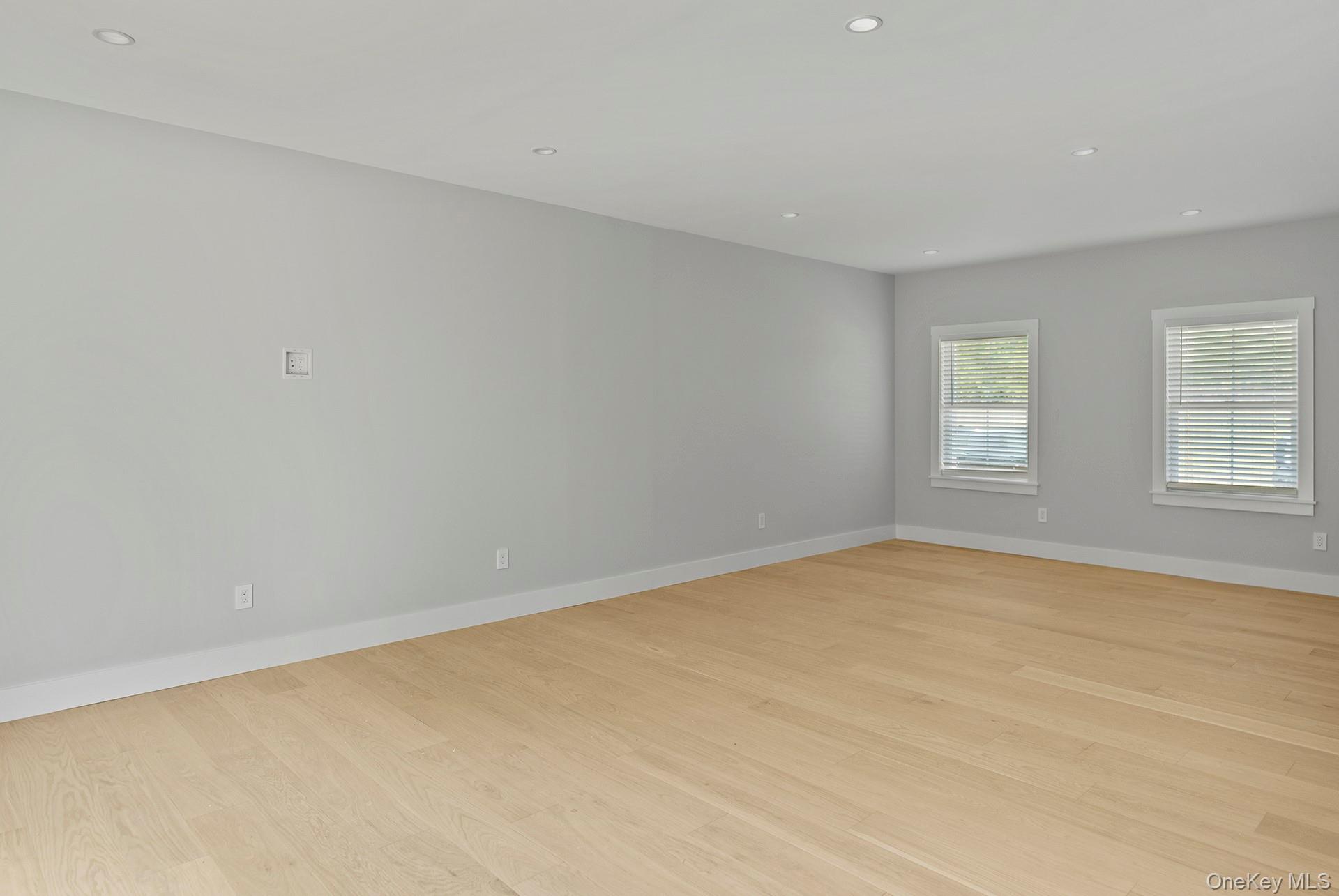 7 Fanning Avenue, Hampton Bays, NY 11946