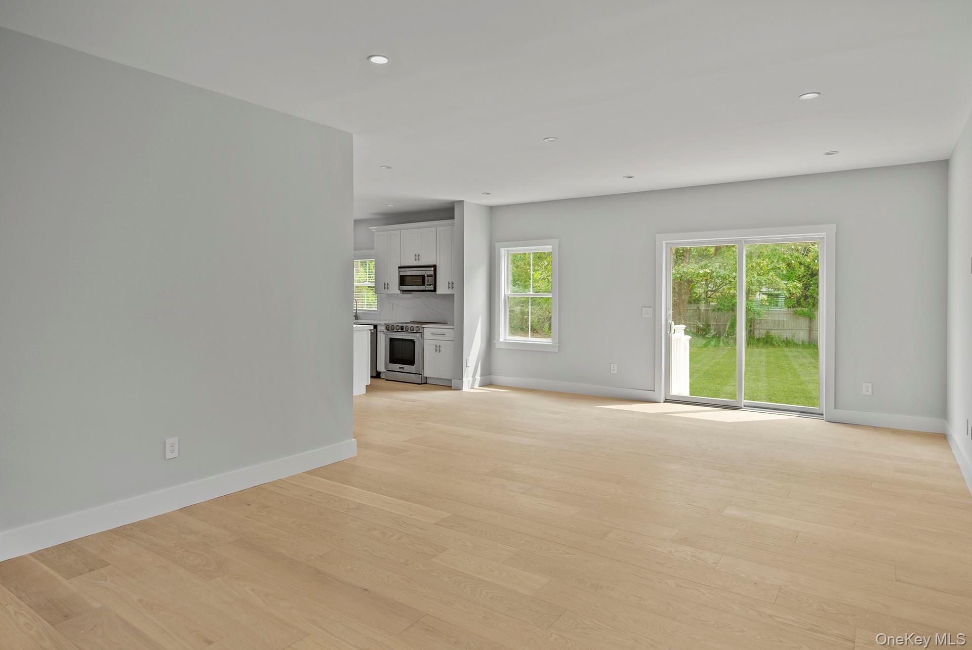 7 Fanning Avenue, Hampton Bays, NY 11946