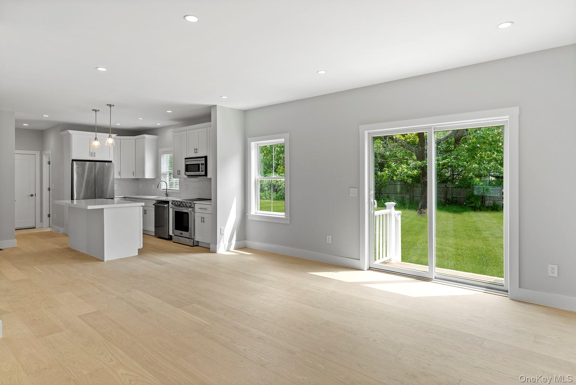 7 Fanning Avenue, Hampton Bays, NY 11946