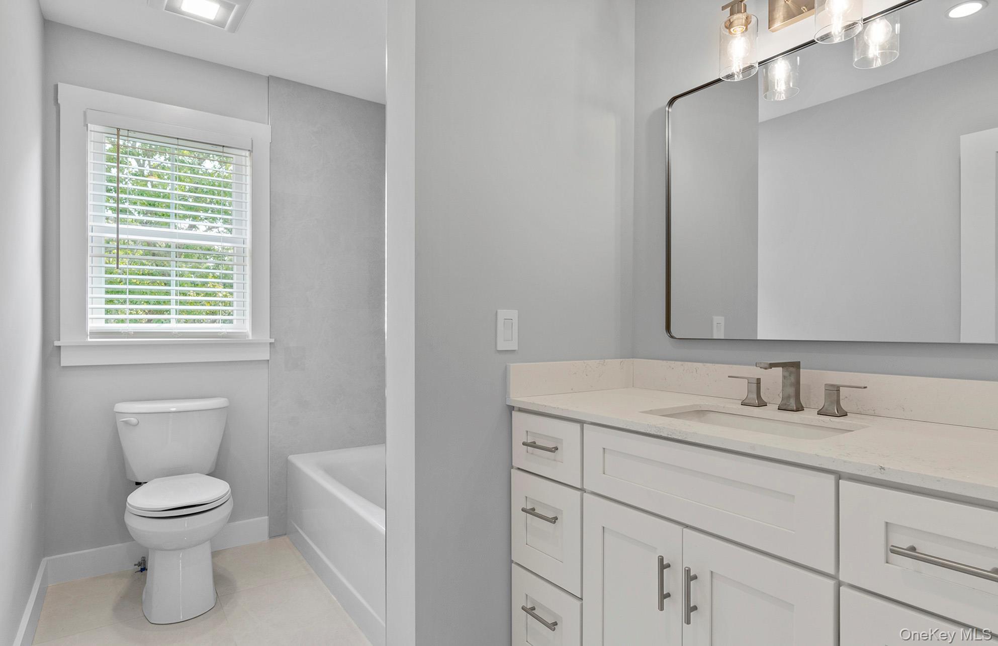 7 Fanning Avenue, Hampton Bays, NY 11946