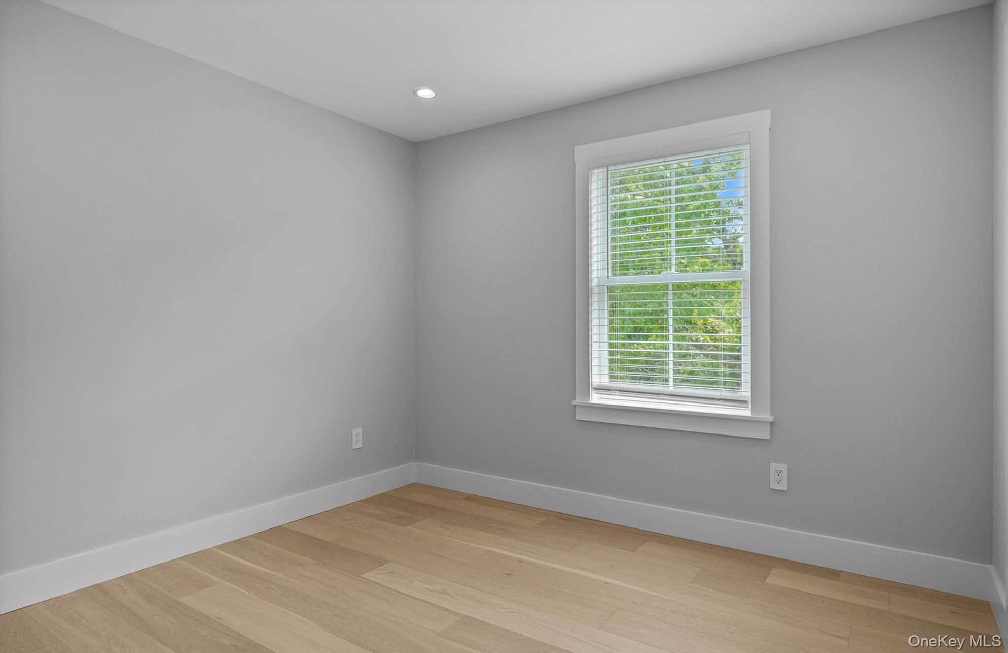 7 Fanning Avenue, Hampton Bays, NY 11946