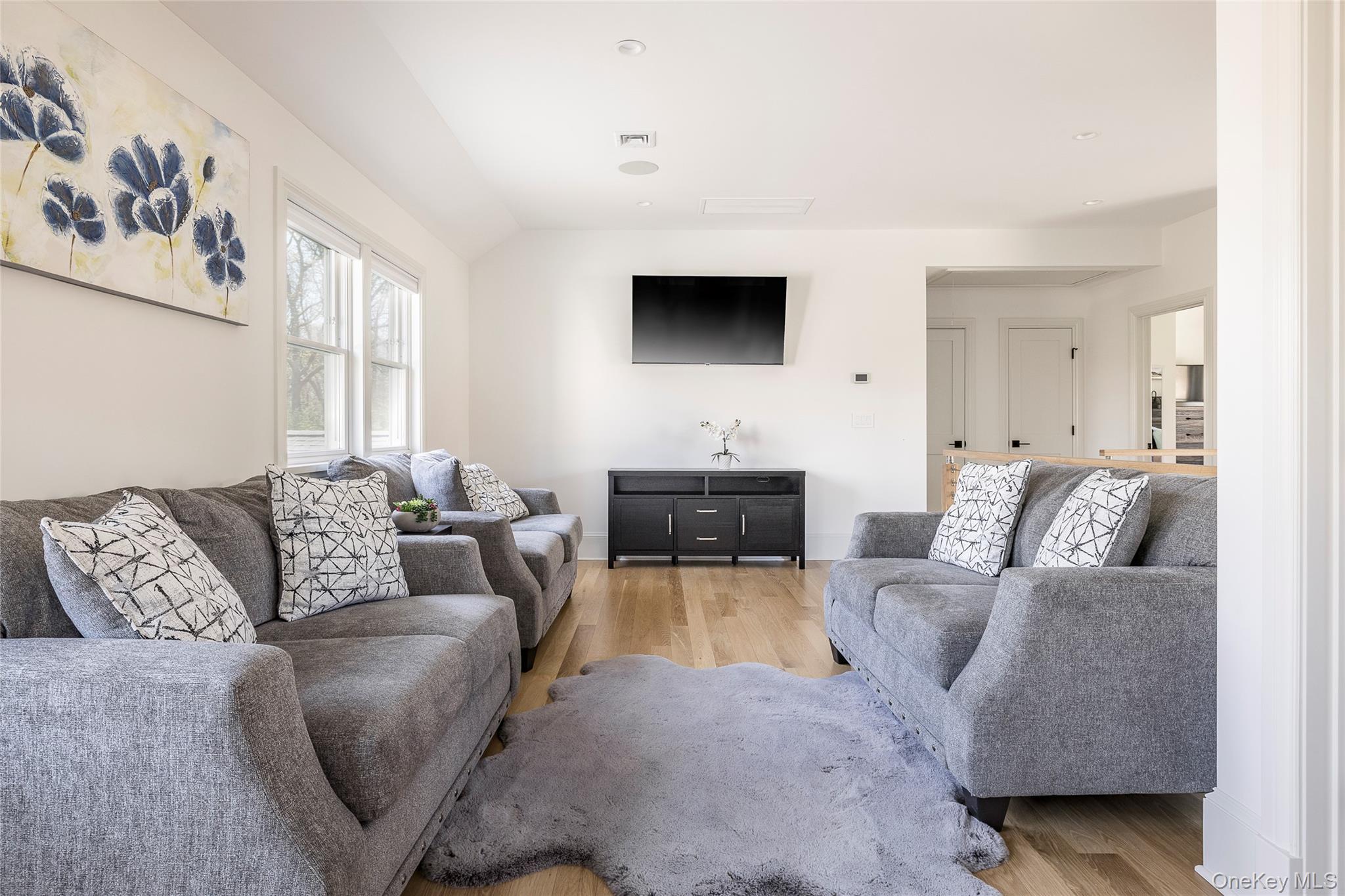 9 Jennifers Path, Quiogue, NY 11978