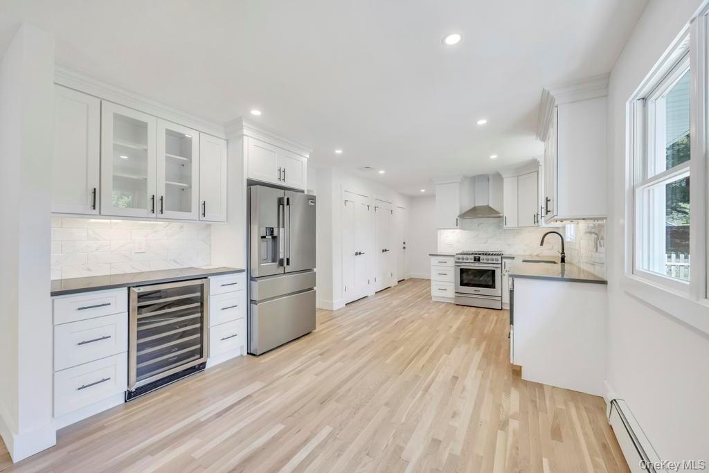 85 Meadow Glen Road, Fort Salonga, NY 11768