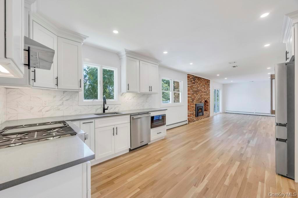 85 Meadow Glen Road, Fort Salonga, NY 11768