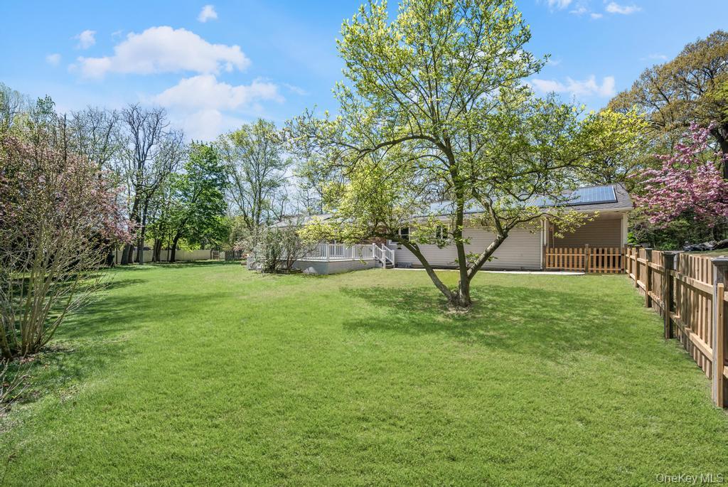 85 Meadow Glen Road, Fort Salonga, NY 11768