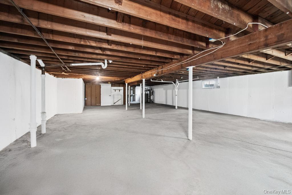 85 Meadow Glen Road, Fort Salonga, NY 11768