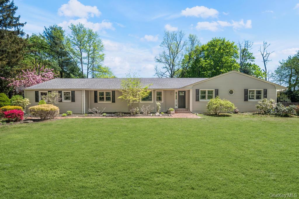 85 Meadow Glen Road, Fort Salonga, NY 11768