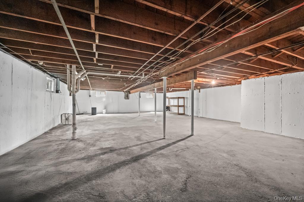 85 Meadow Glen Road, Fort Salonga, NY 11768