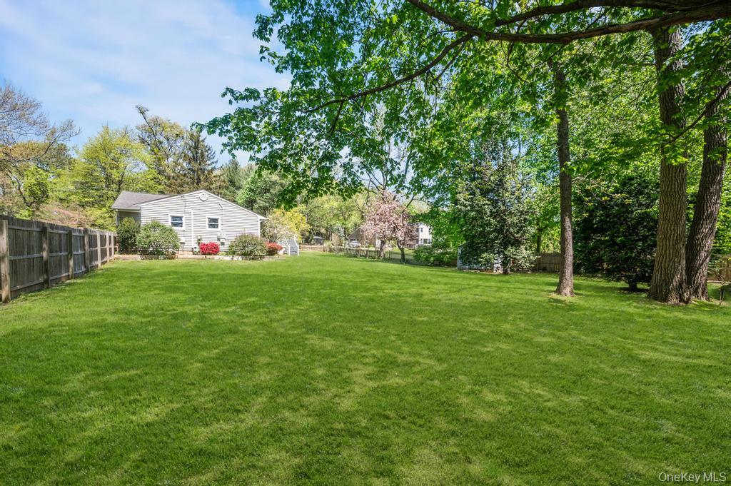 85 Meadow Glen Road, Fort Salonga, NY 11768