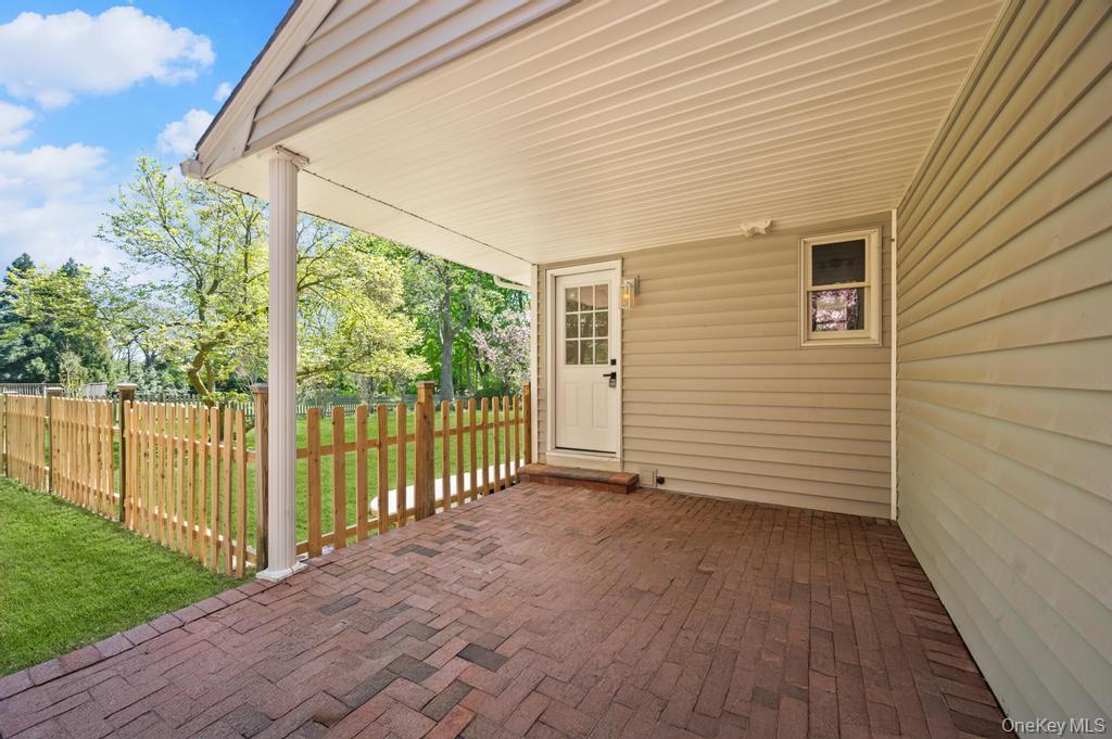 85 Meadow Glen Road, Fort Salonga, NY 11768