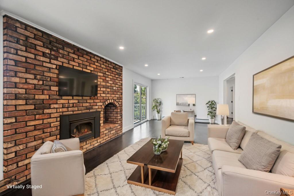 85 Meadow Glen Road, Fort Salonga, NY 11768