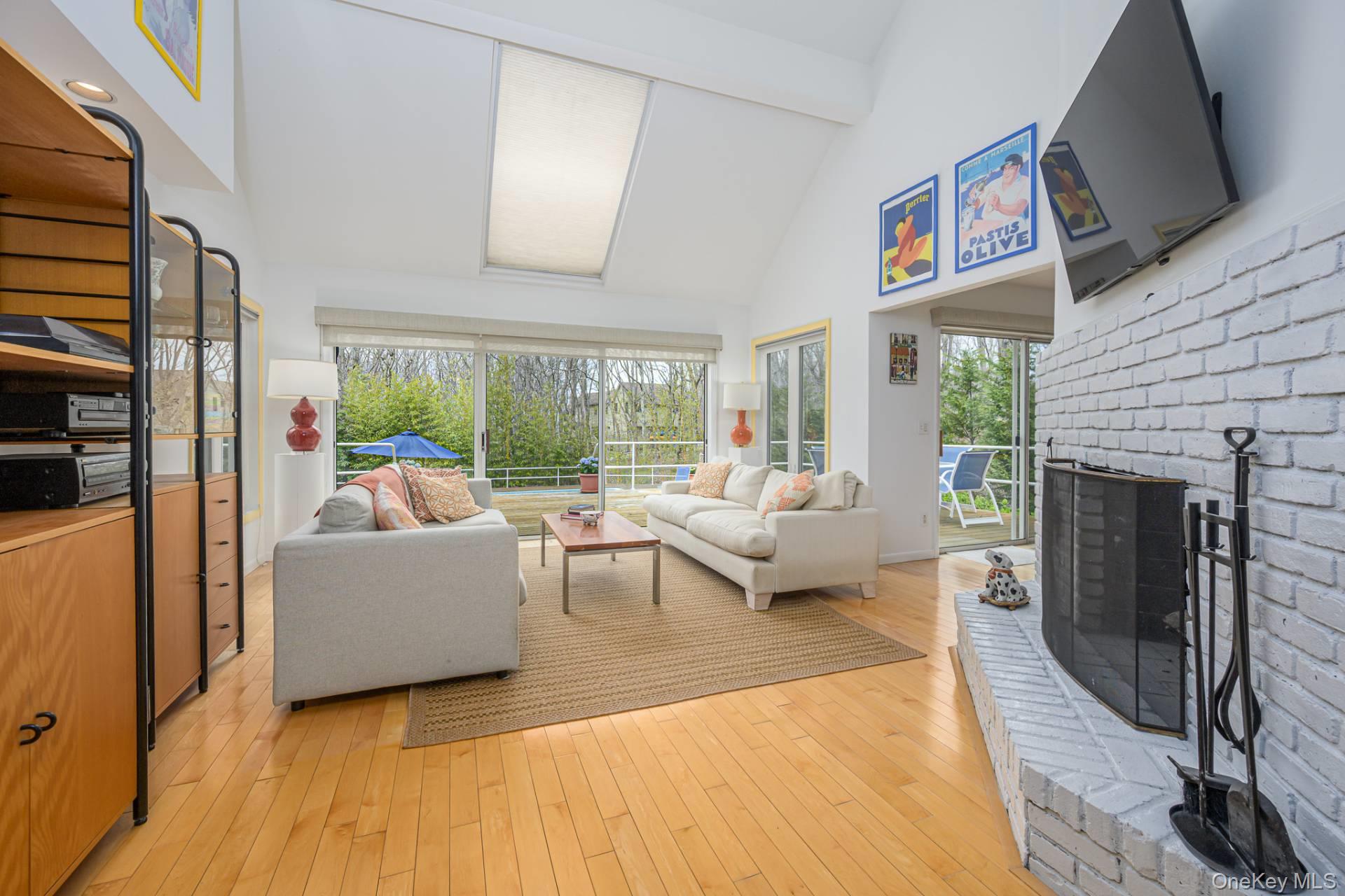 40 Scrimshaw Drive, Southampton, NY 11968