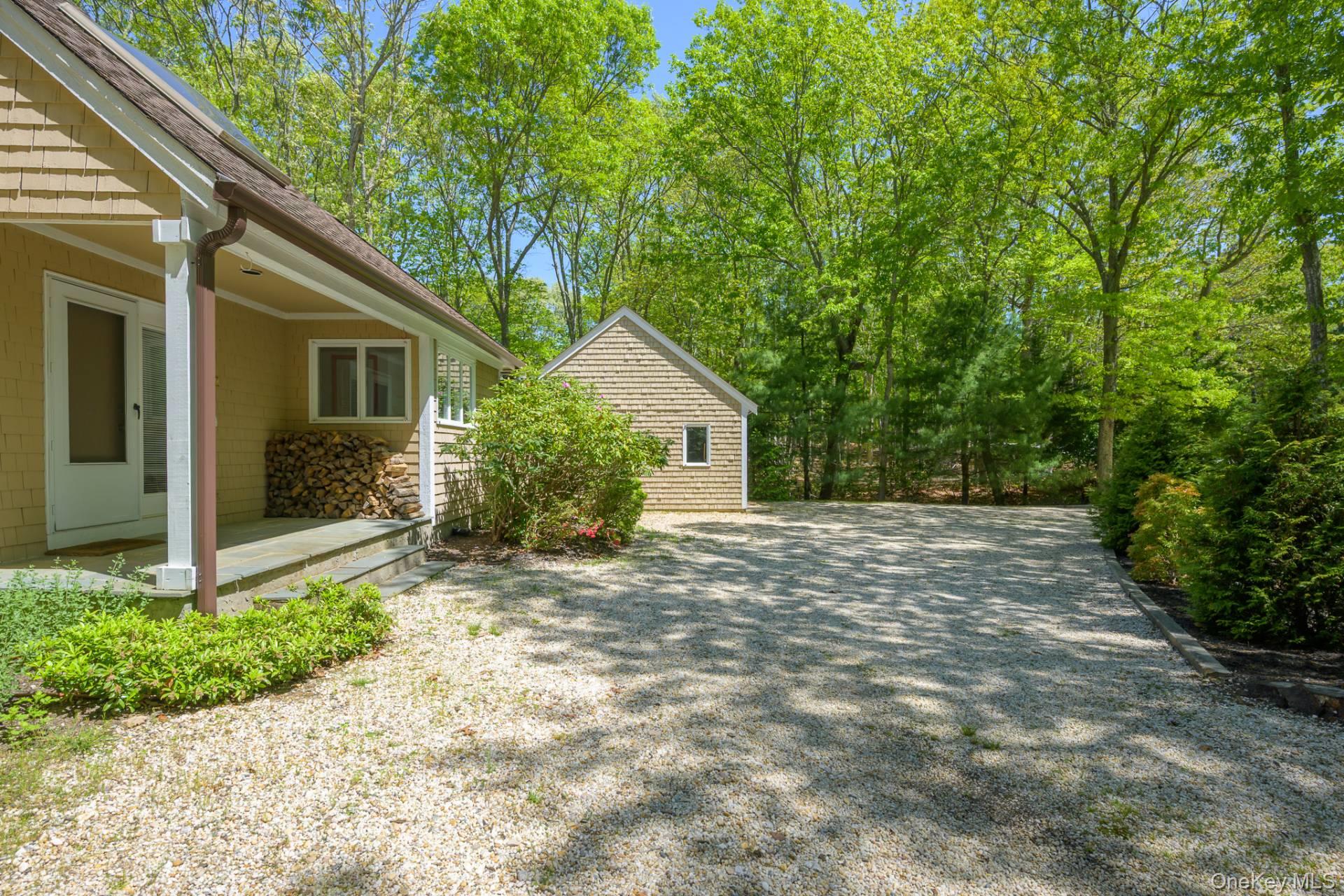 40 Scrimshaw Drive, Southampton, NY 11968