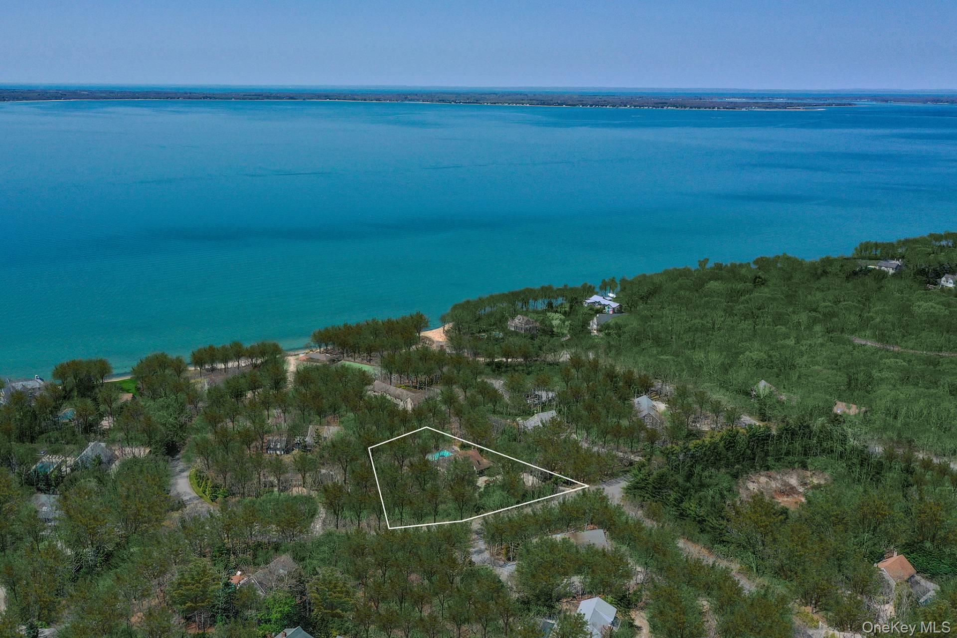 40 Scrimshaw Drive, Southampton, NY 11968