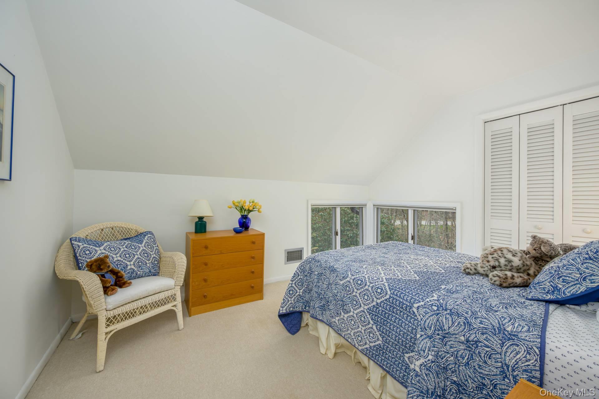 40 Scrimshaw Drive, Southampton, NY 11968