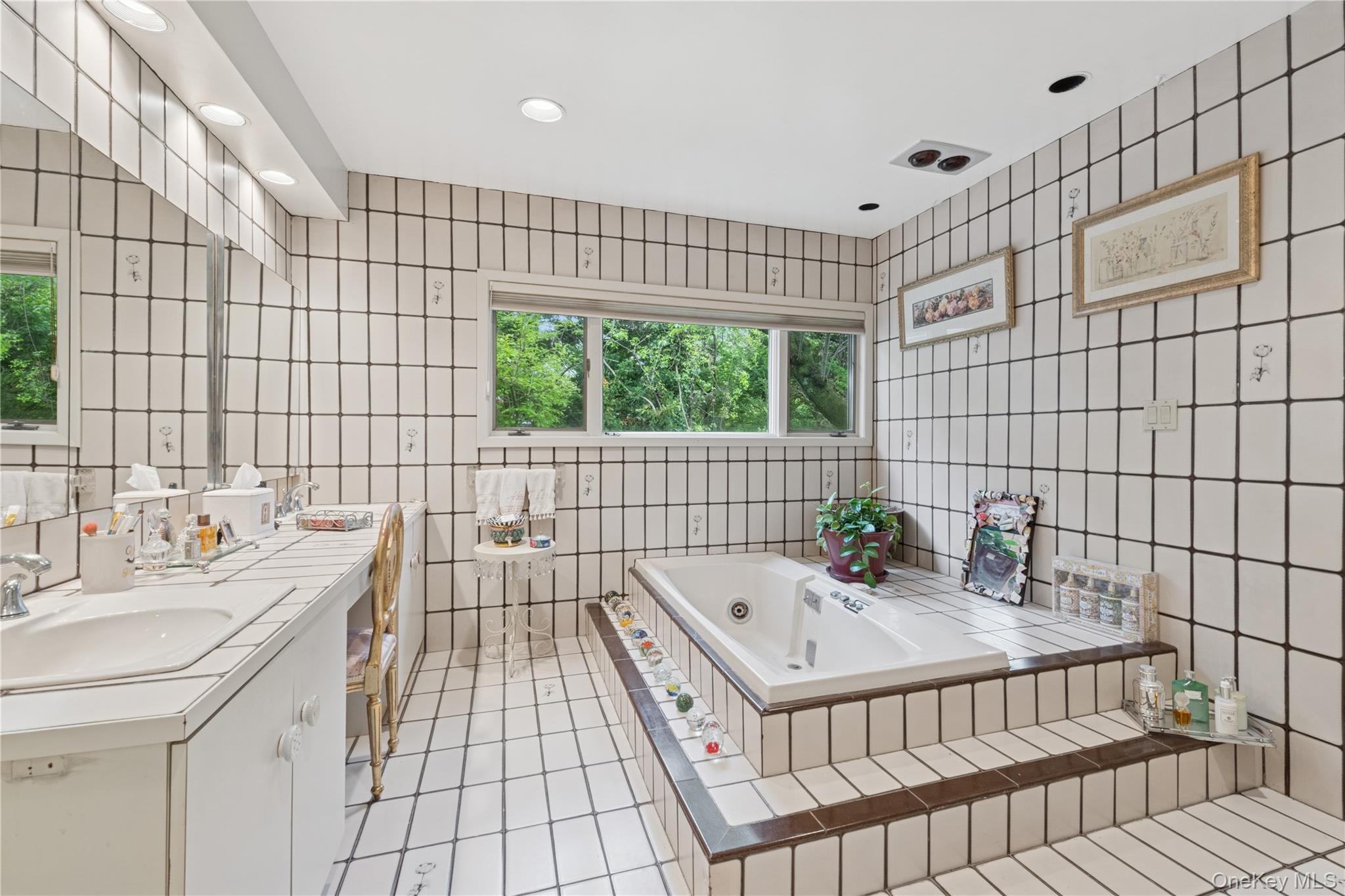 1302 Azure Place, Hewlett Harbor, NY 11557