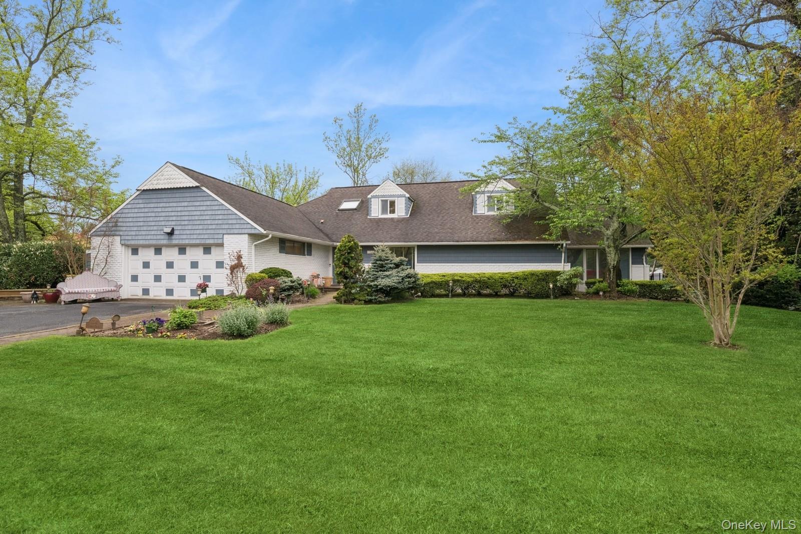 1302 Azure Place, Hewlett Harbor, NY 11557