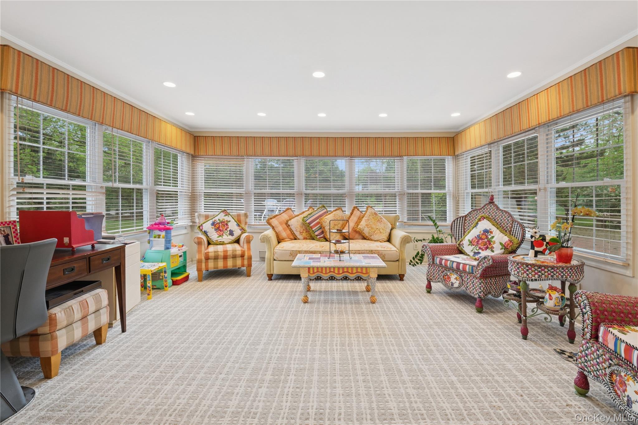 1302 Azure Place, Hewlett Harbor, NY 11557