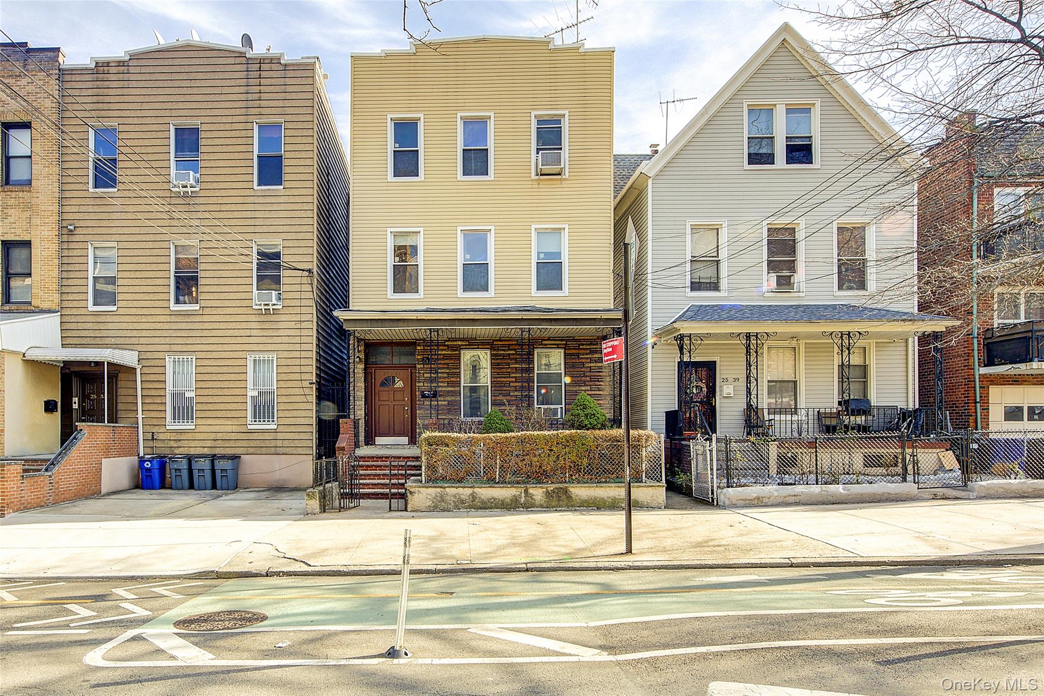 25-35 Crescent Street, Astoria, NY 11102