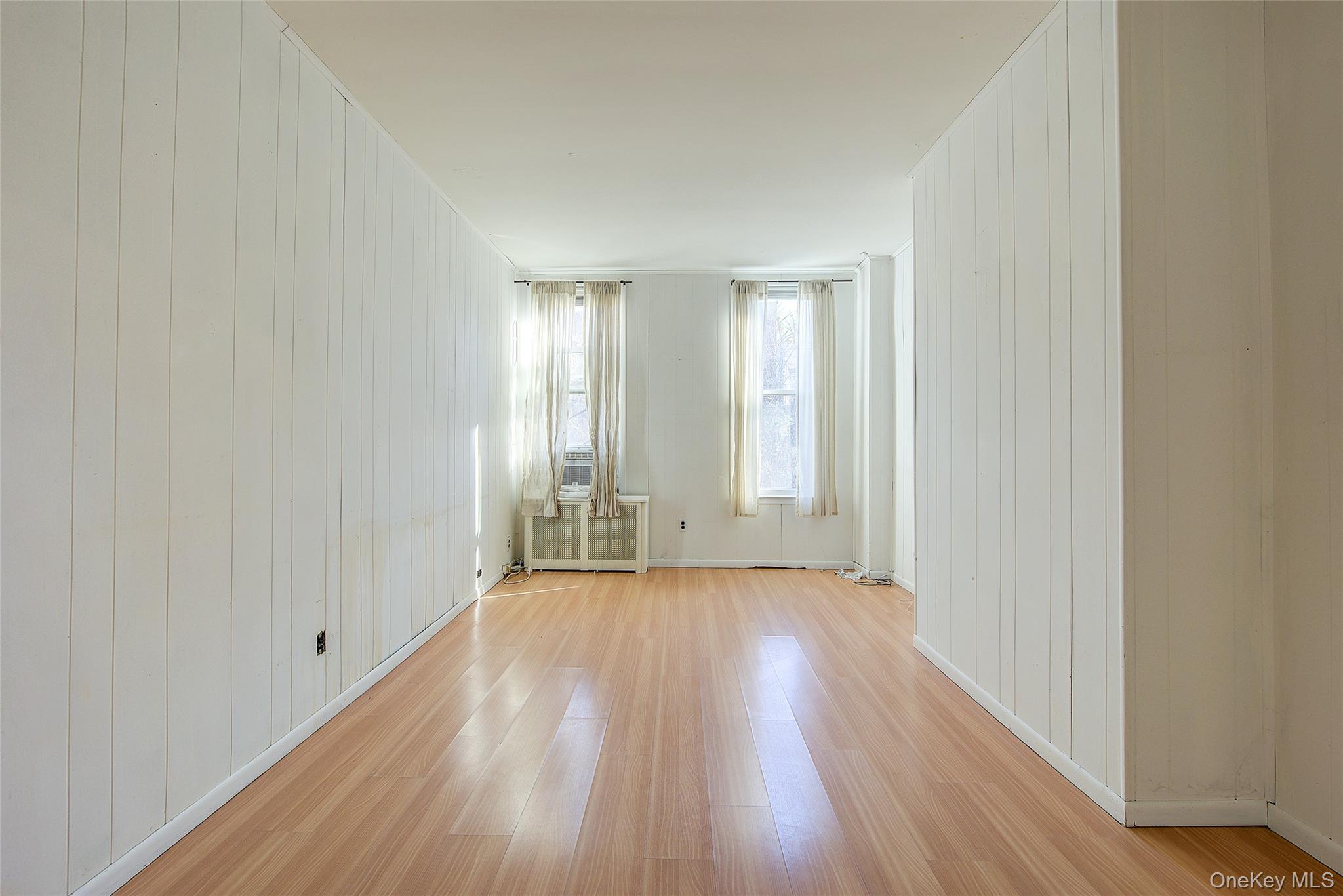 25-35 Crescent Street, Astoria, NY 11102