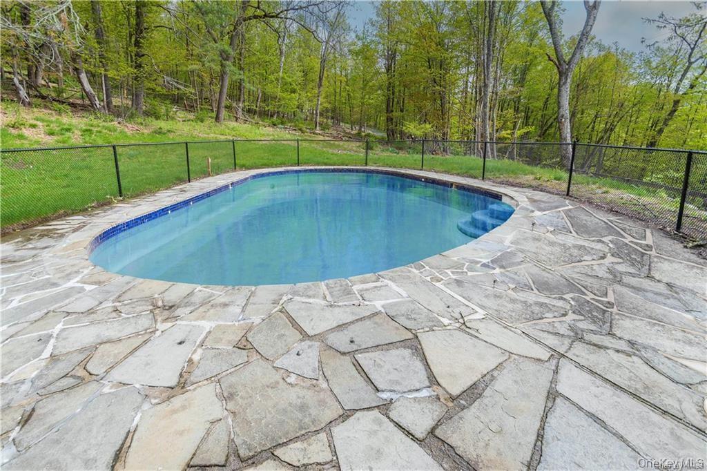 669 Mountain Road, Middletown, NY 10940