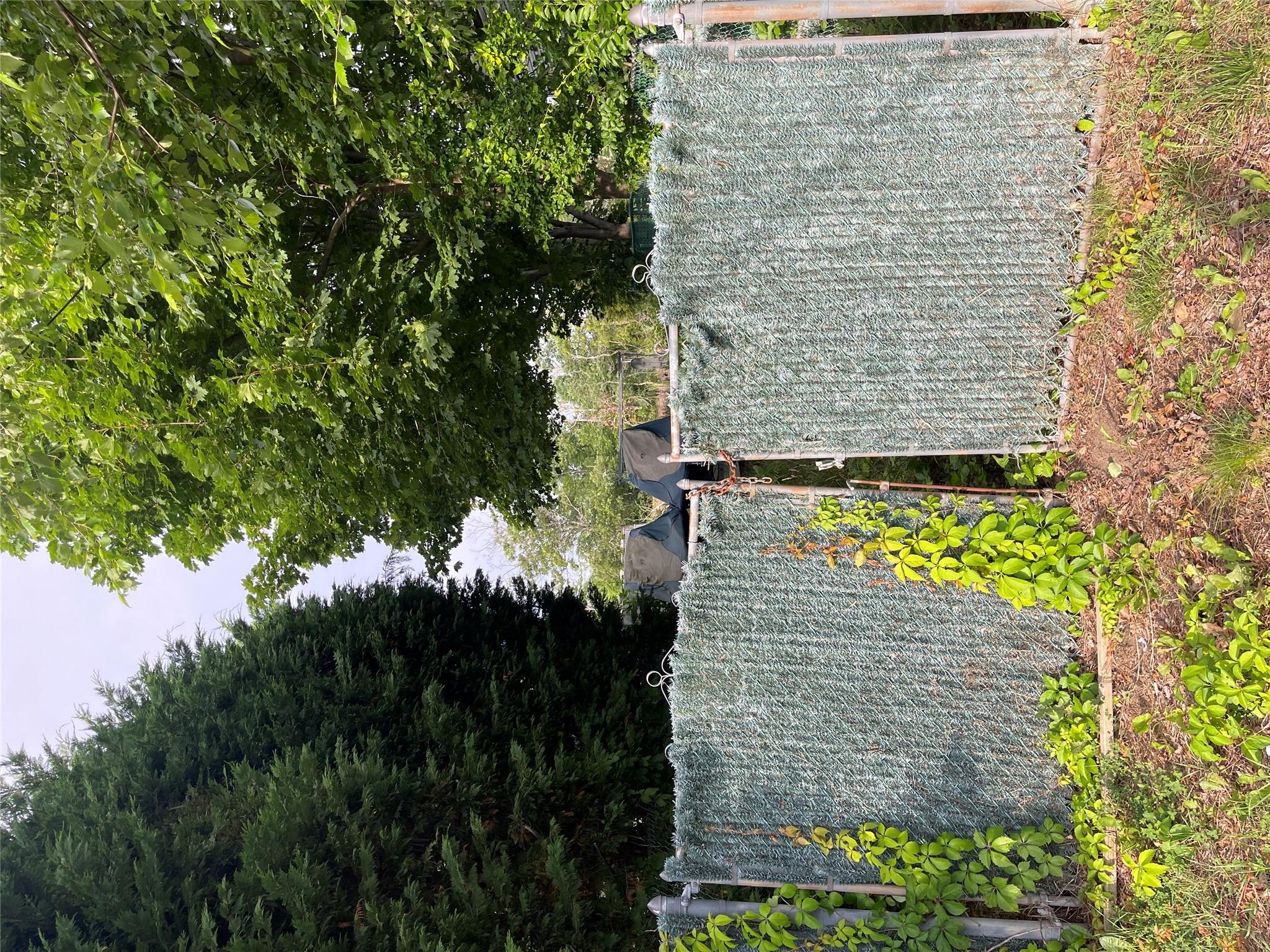 50 Inlet Drive, Lindenhurst, NY 11757