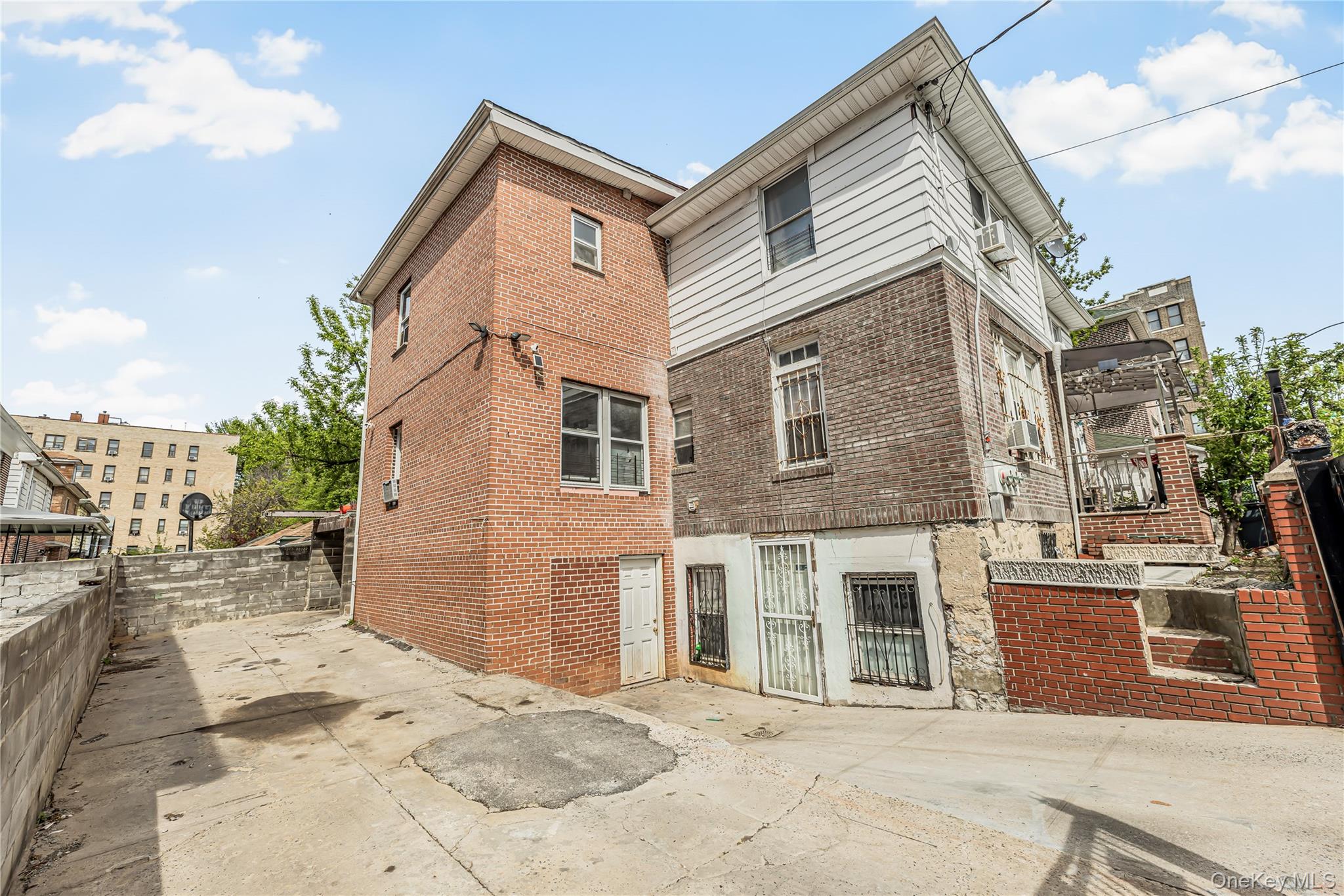 607 East 226 Street, Bronx, NY 10466