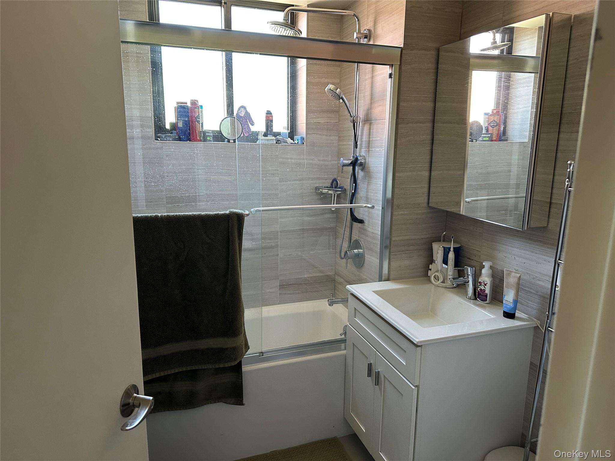 87-22 51st Avenue # 4E, Elmhurst, NY 11373