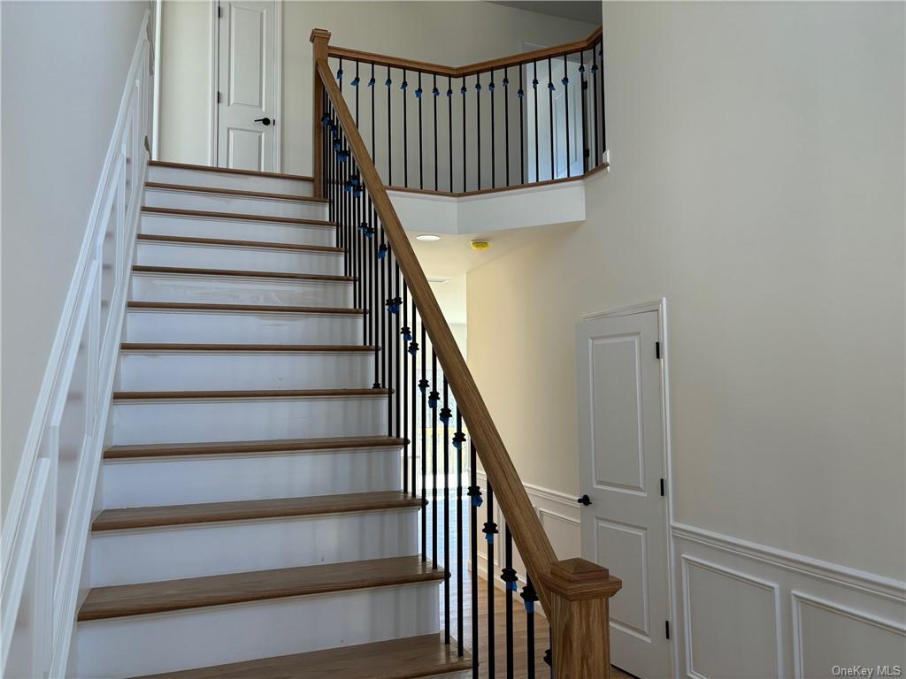 4 Rosewood, Salisbury Mills, NY 12553