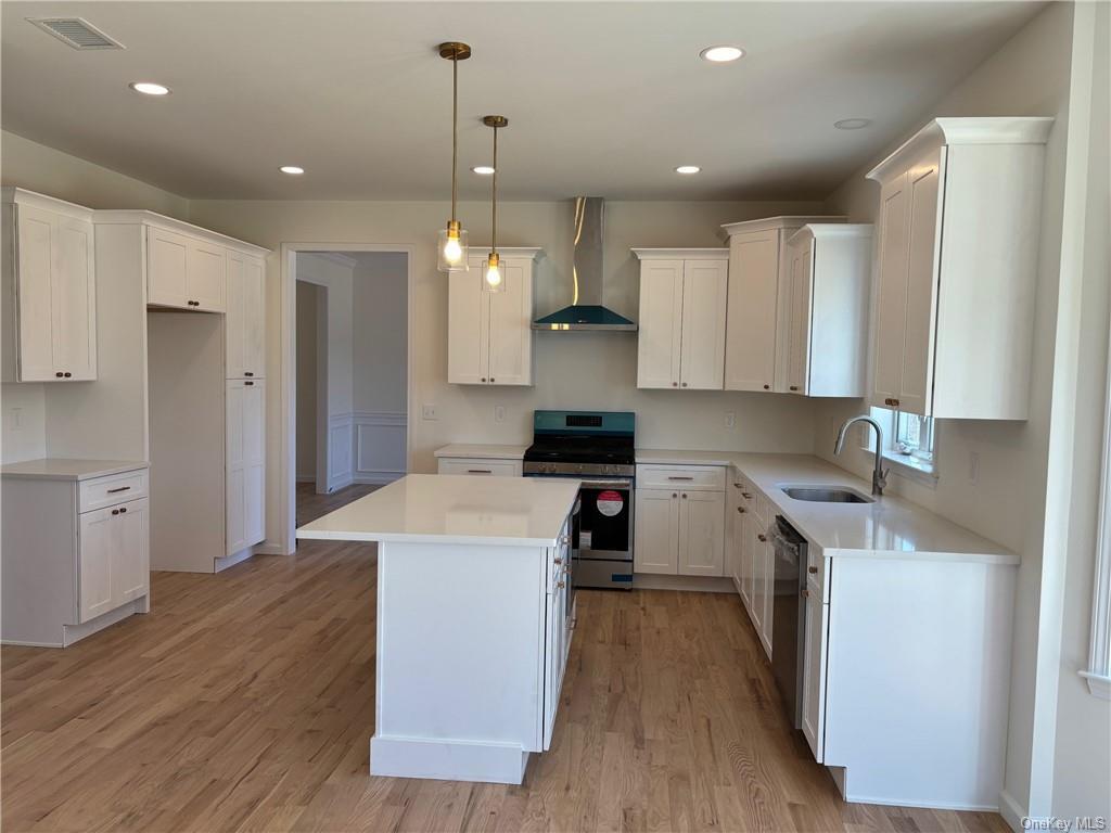 4 Rosewood, Salisbury Mills, NY 12553