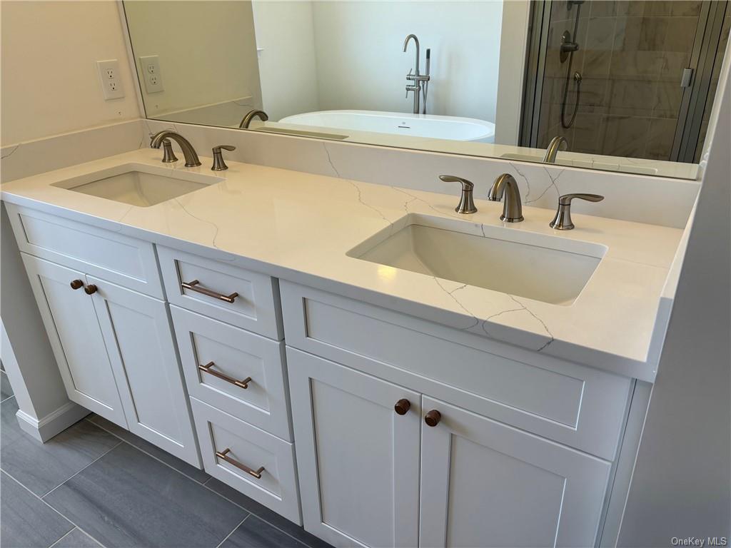 4 Rosewood, Salisbury Mills, NY 12553