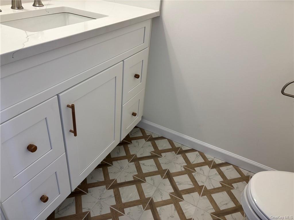 4 Rosewood, Salisbury Mills, NY 12553