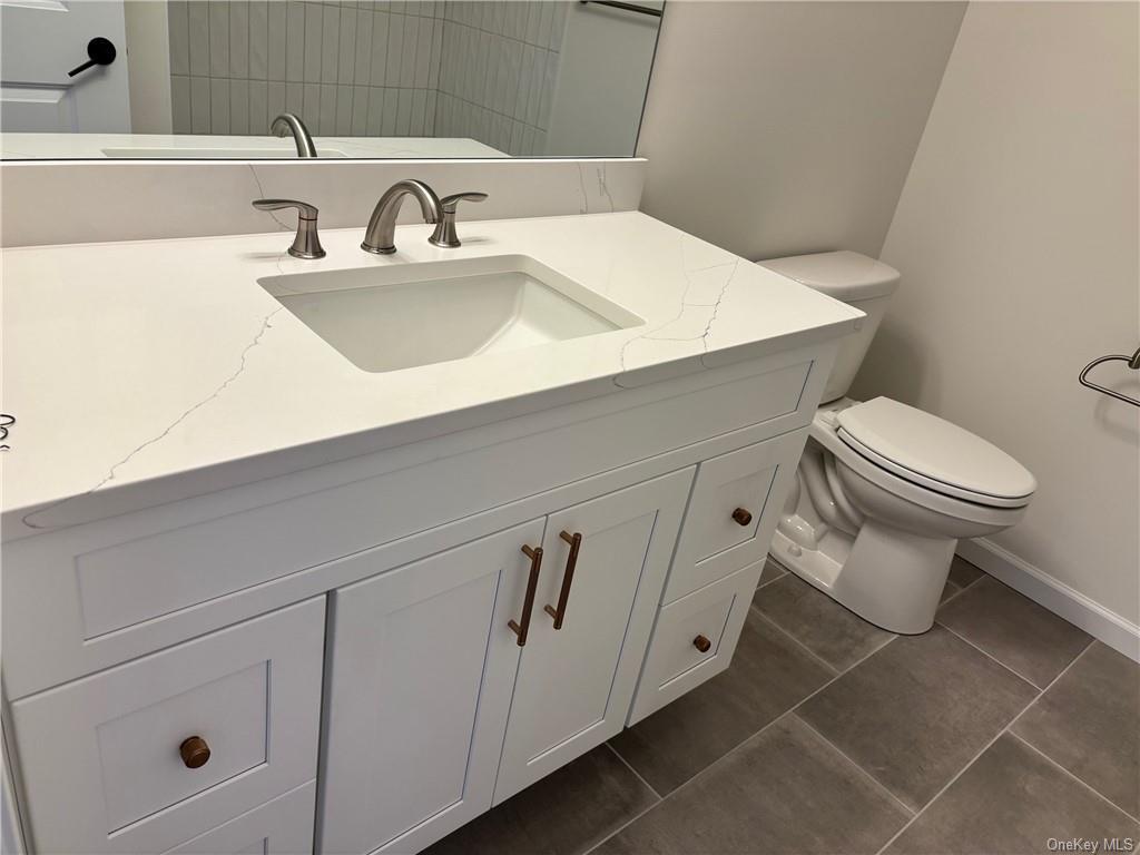 4 Rosewood, Salisbury Mills, NY 12553