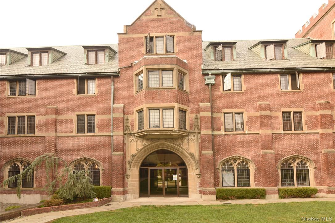 320 Chateau Rive, Peekskill, NY 10566