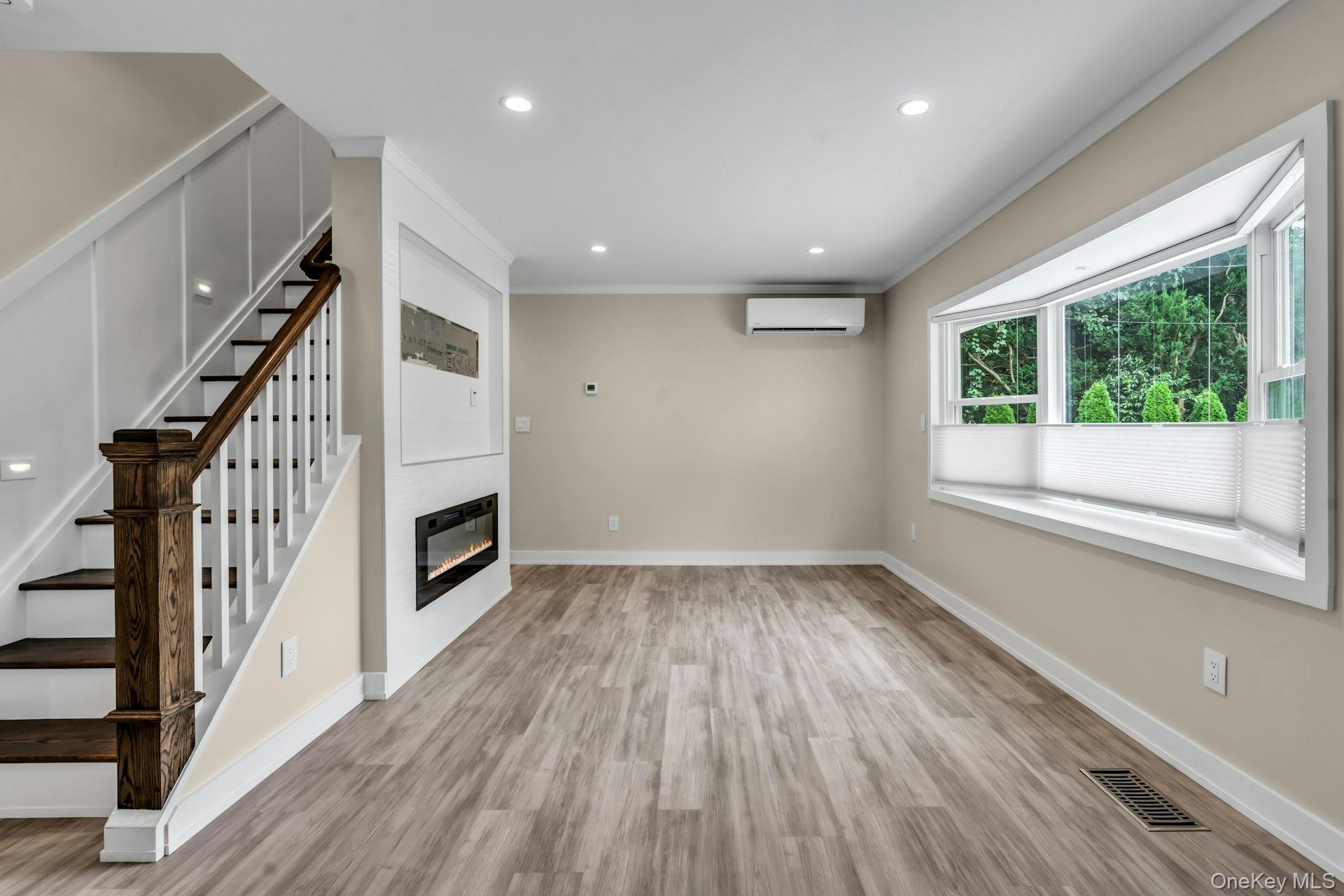 20 Robert Road, Glen Cove, NY 11542