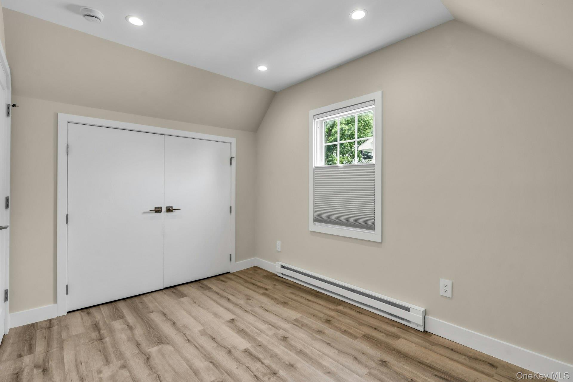 20 Robert Road, Glen Cove, NY 11542