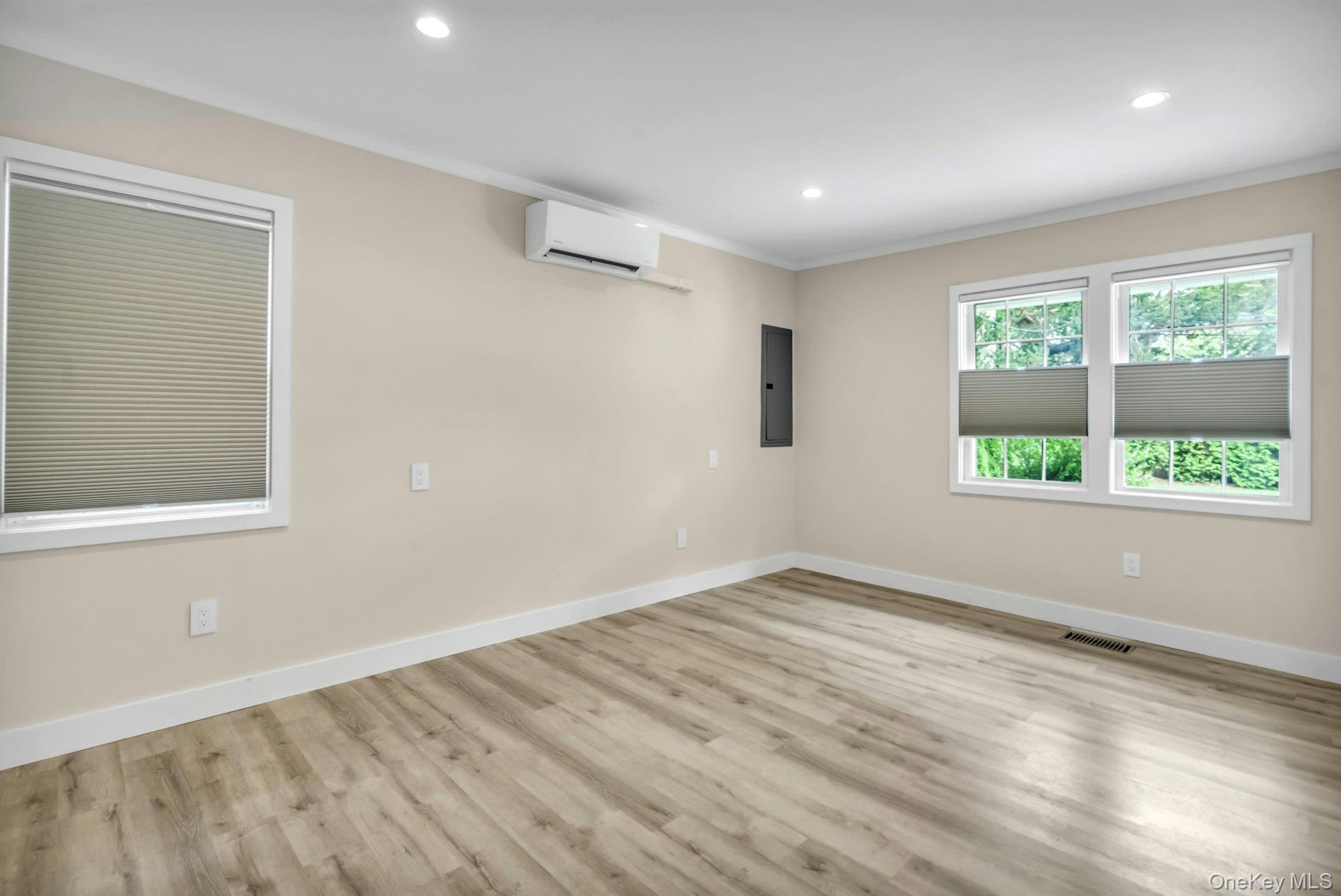 20 Robert Road, Glen Cove, NY 11542