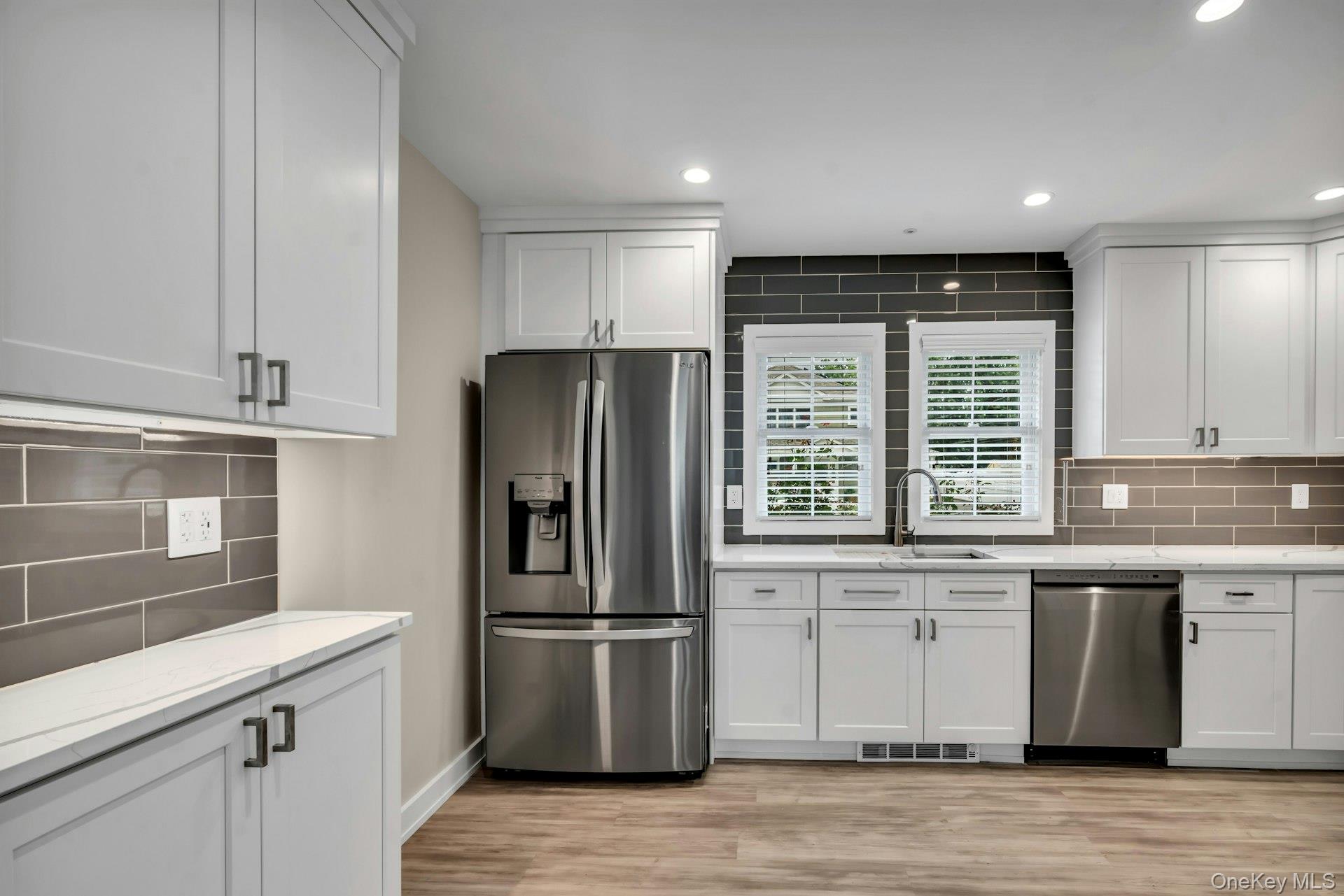 20 Robert Road, Glen Cove, NY 11542